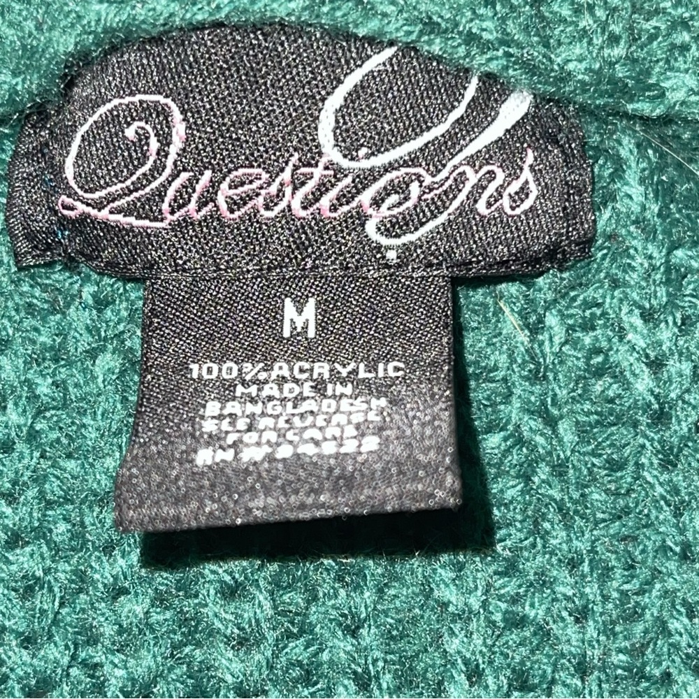 Questions? Green Sweater - Picture 6 of 9